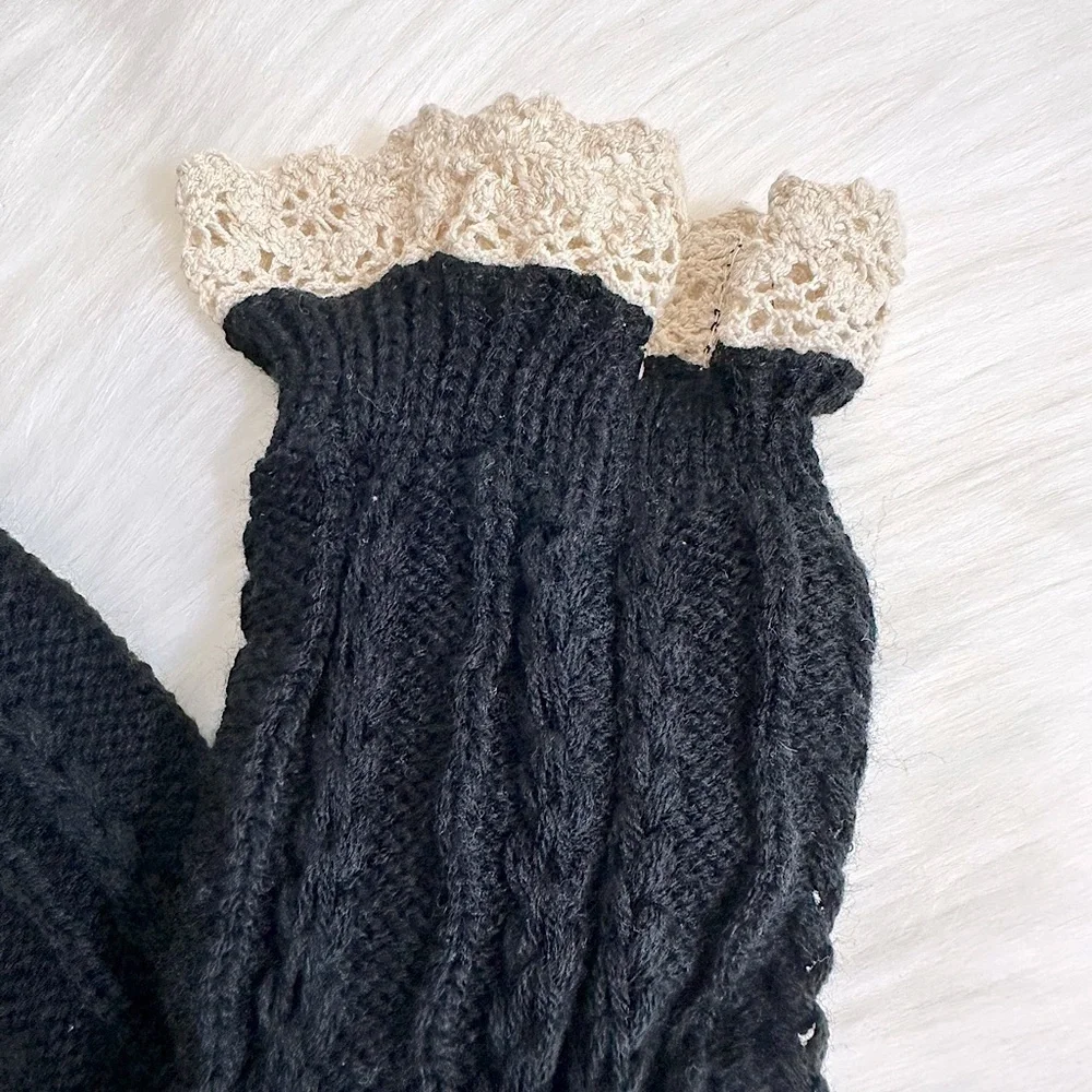NWT Charlotte Russe Crochet Knit Boot Cuffs Toppers Black with Ivory OS